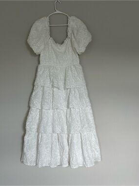 Just Me White Tiered Puff-Sleeve Maxi Dress with Scoop Neck. Medium